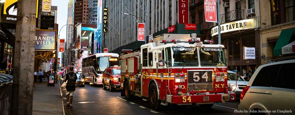 New York: camion dei pompieri al lavoro