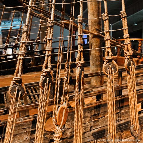 Stoccolma: dettaglio delle corde sul vascello Vasa