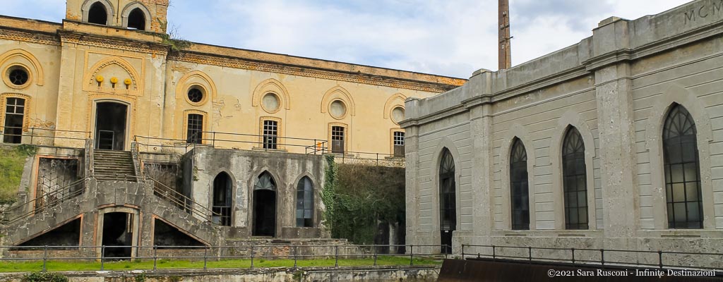 La Centrale Idroelettrica di Crespi d'Adda alle spalle della fabbrica del Villaggio Crespi