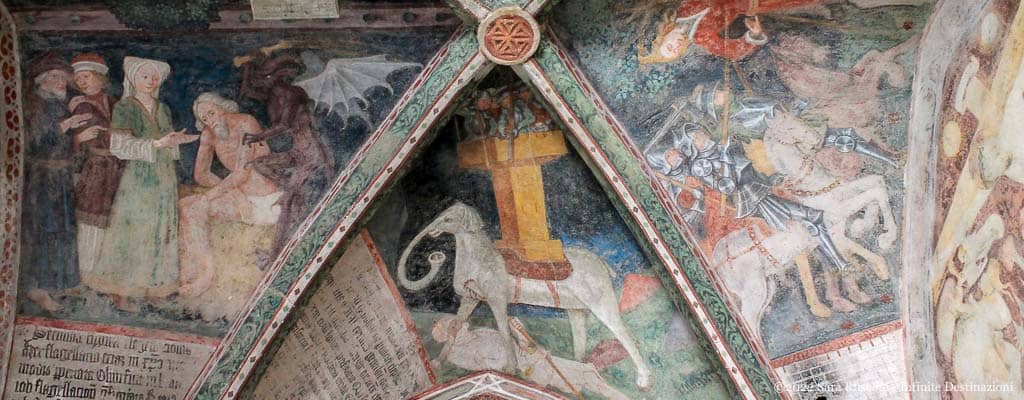 Bressanone: affresco di un Cavallefante nel Chiostro del Duomo