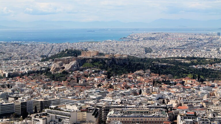 Atene: vista panoramica dell'Acropoli dalla collina Licabetto